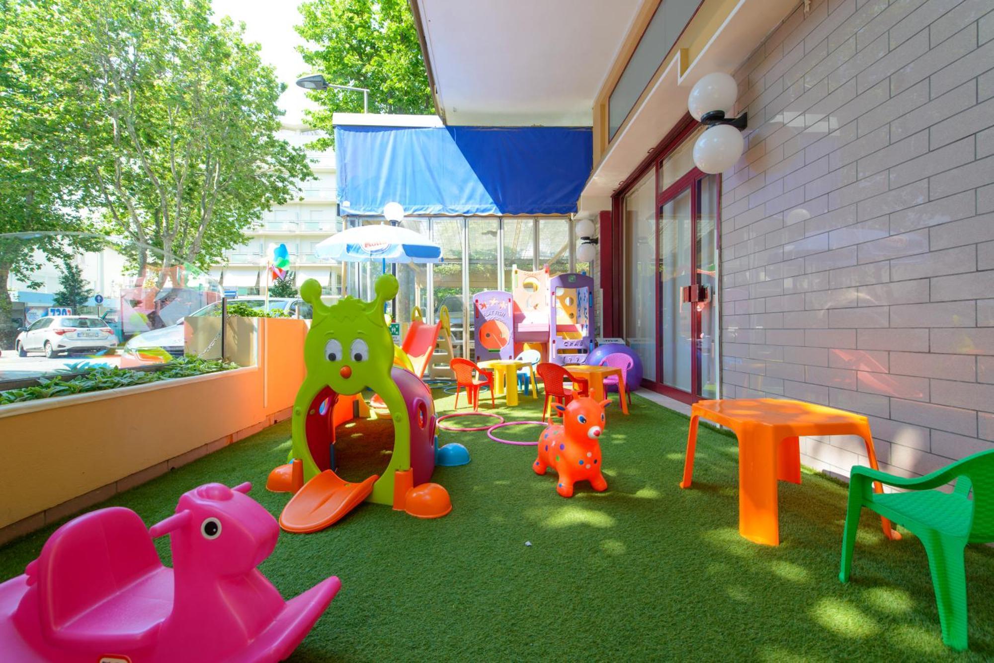 Hotel Colorado リミニ エクステリア 写真